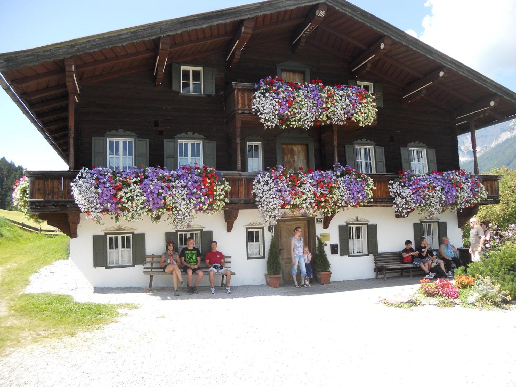 Landgasthof Pfarrwirt Hotel Thiersee Exterior foto